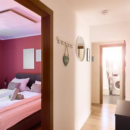 Daire Dreams, 3 Schlafzimmer, Parkplatz, Stadtzentrum Neu-Ulm