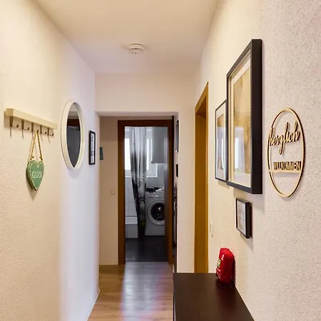 3 Schlafzimmer, Parkplatz, Stadtmitte Lejlighed *